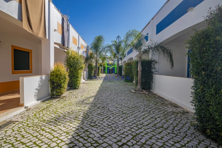 Apartamento T1 para Arrendamento em Luz Foto 2