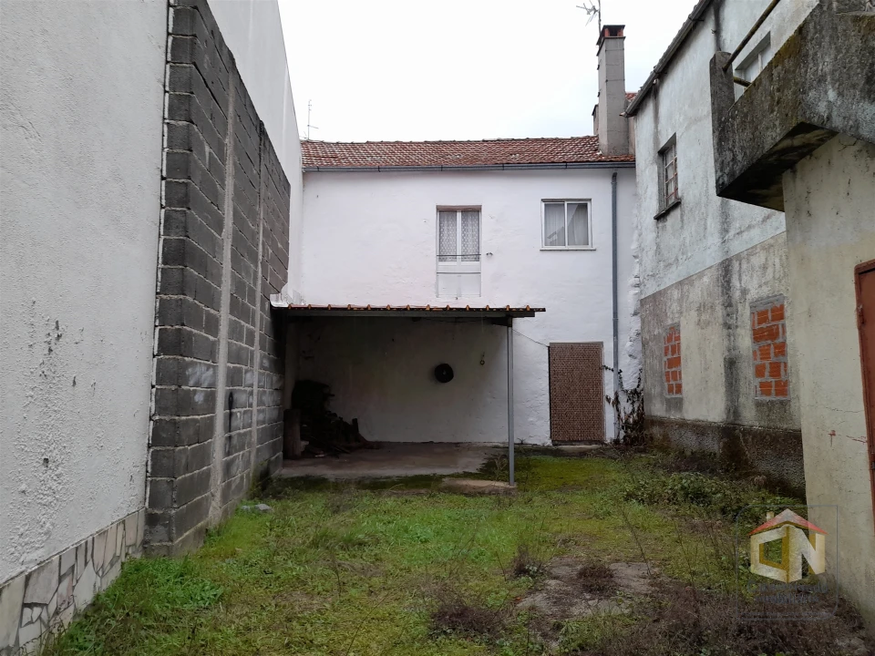 Moradia T3 para Venda em Sabugal e Aldeia de Santo António Foto 1
