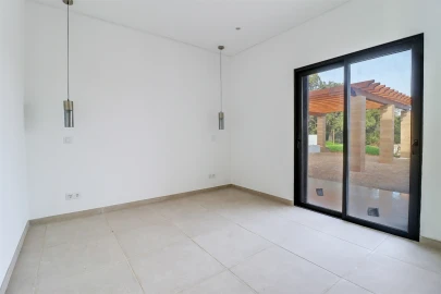Moradia T4 para Venda em Lagoa e Carvoeiro