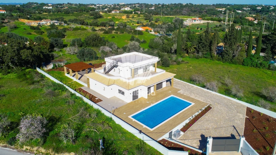 Moradia T4 para Venda em Lagoa e Carvoeiro Foto 2