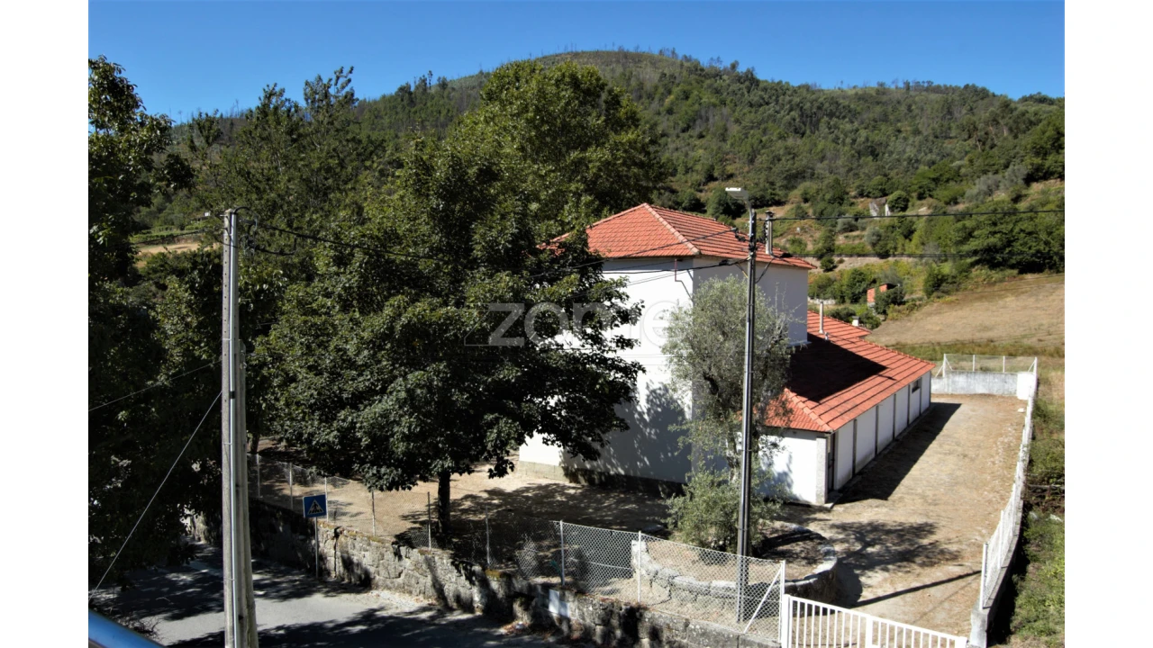 Moradia T4 para Venda em Teixeira e Teixeiró Foto 20