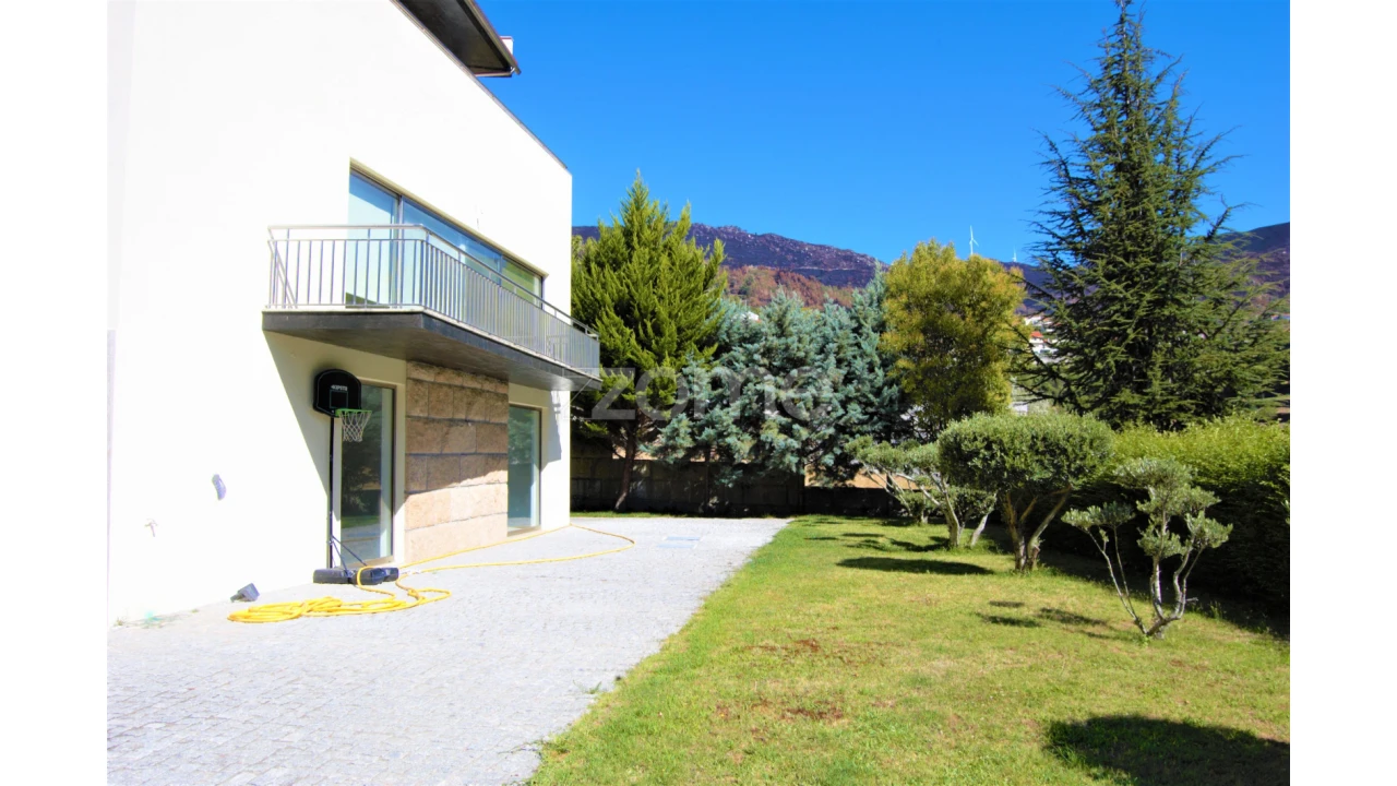 Moradia T4 para Venda em Teixeira e Teixeiró Foto 61