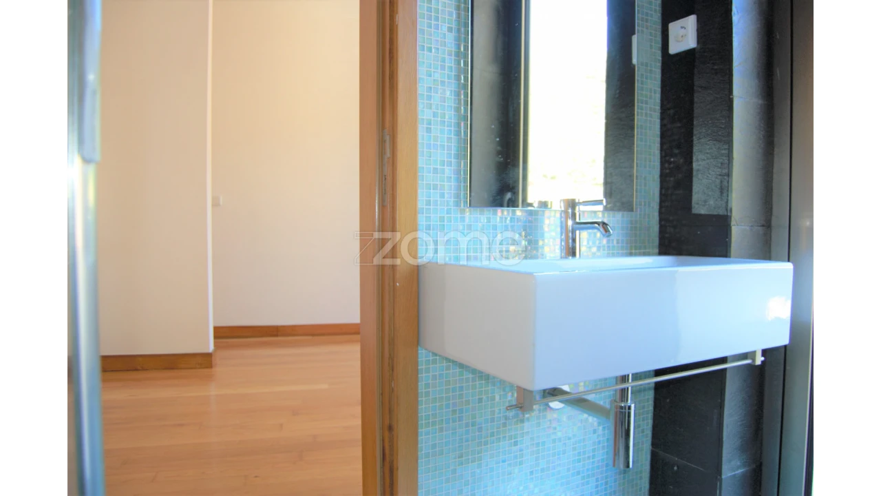 Moradia T4 para Venda em Teixeira e Teixeiró Foto 33