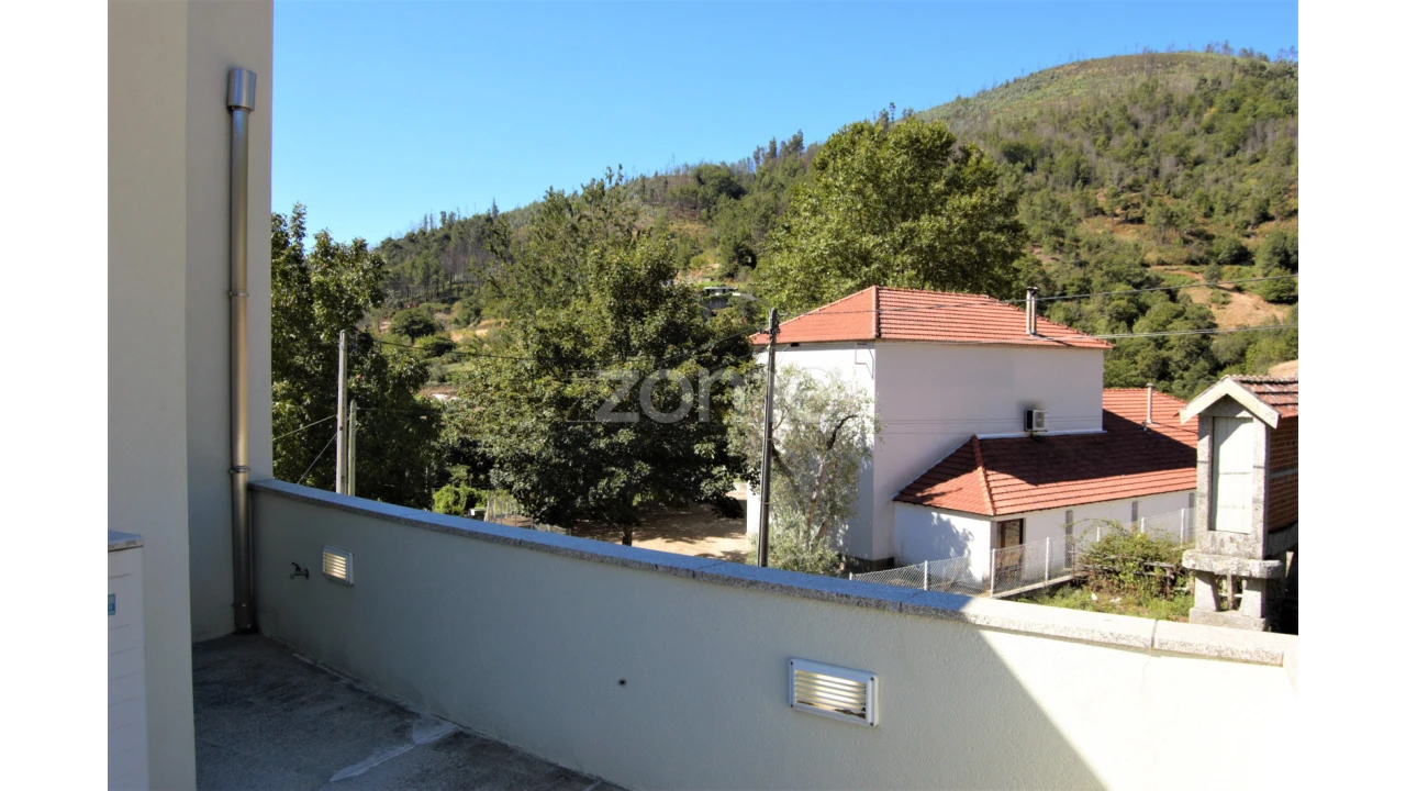 Moradia T4 para Venda em Teixeira e Teixeiró Foto 35