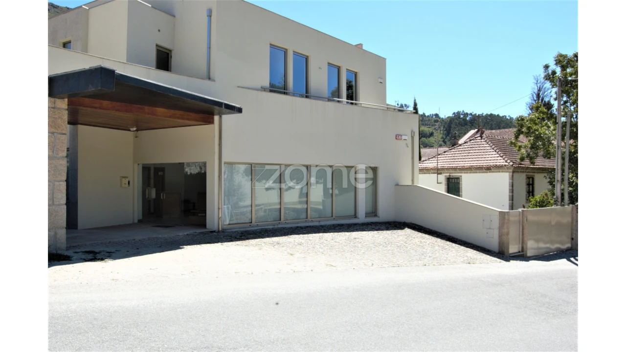 Moradia T4 para Venda em Teixeira e Teixeiró Foto 39