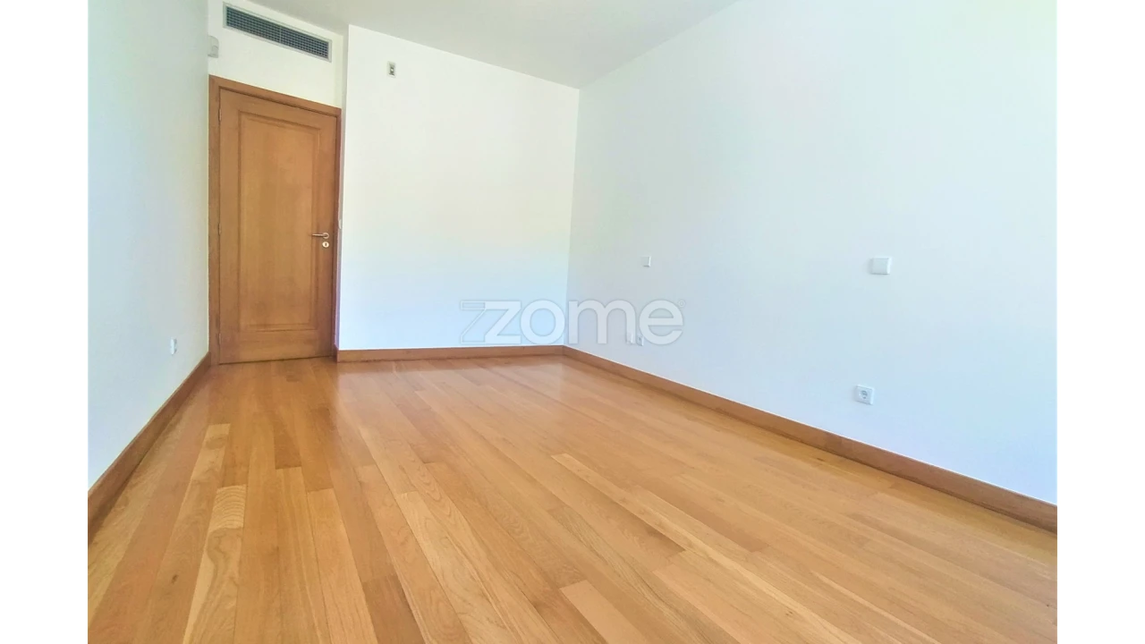 Moradia T4 para Venda em Teixeira e Teixeiró Foto 38