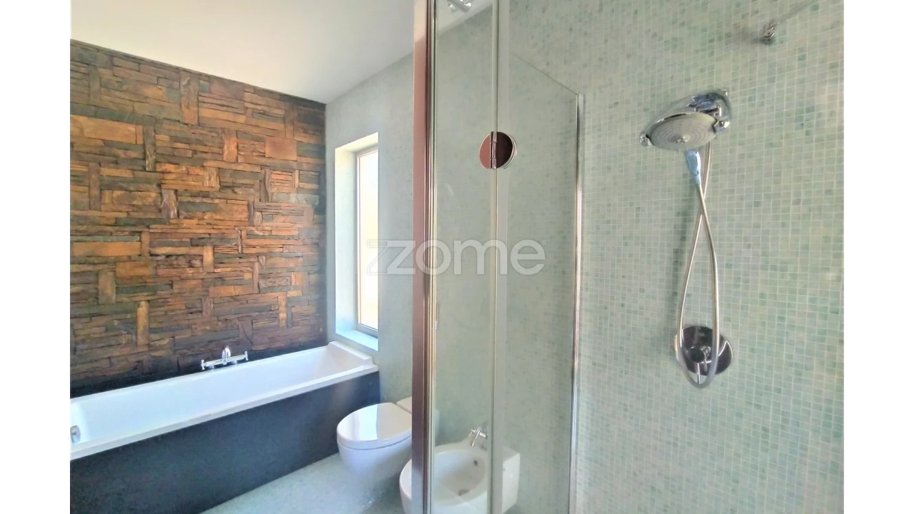 Moradia T4 para Venda em Teixeira e Teixeiró Foto 28