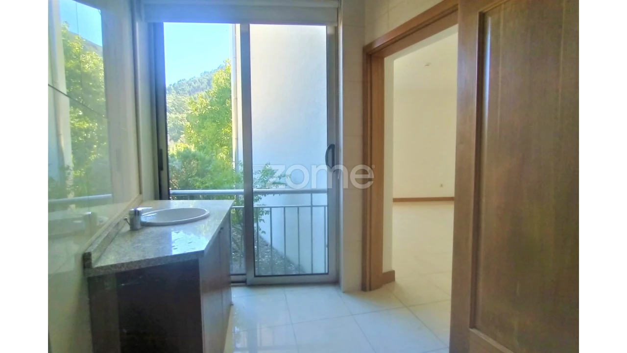 Moradia T4 para Venda em Teixeira e Teixeiró Foto 46