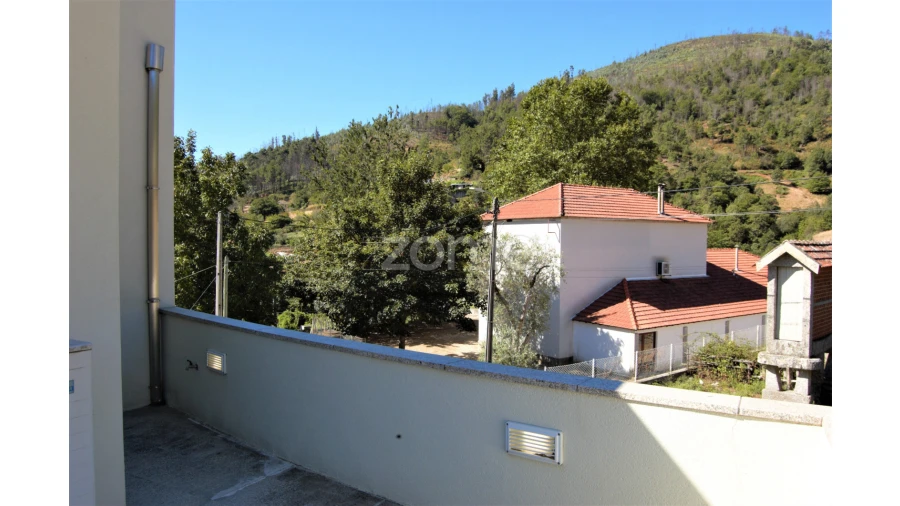 Moradia T4 para Venda em Teixeira e Teixeiró Foto 35