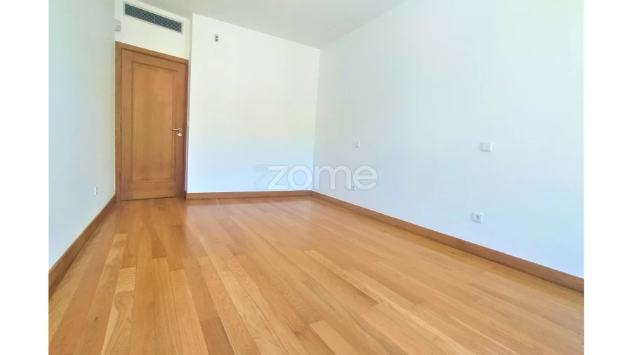 Moradia T4 para Venda em Teixeira e Teixeiró Foto 38