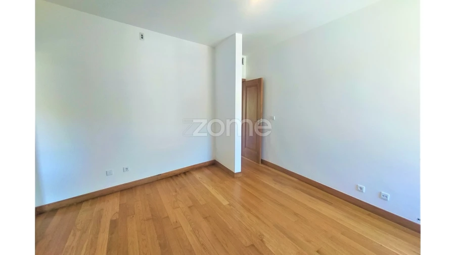 Moradia T4 para Venda em Teixeira e Teixeiró Foto 31