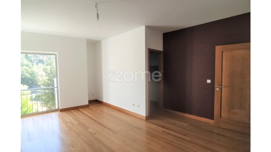 Moradia T4 para Venda em Teixeira e Teixeiró Foto 24