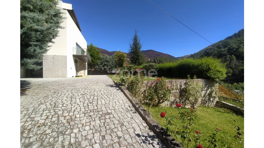 Moradia T4 para Venda em Teixeira e Teixeiró Foto 62