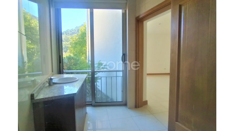 Moradia T4 para Venda em Teixeira e Teixeiró Foto 46