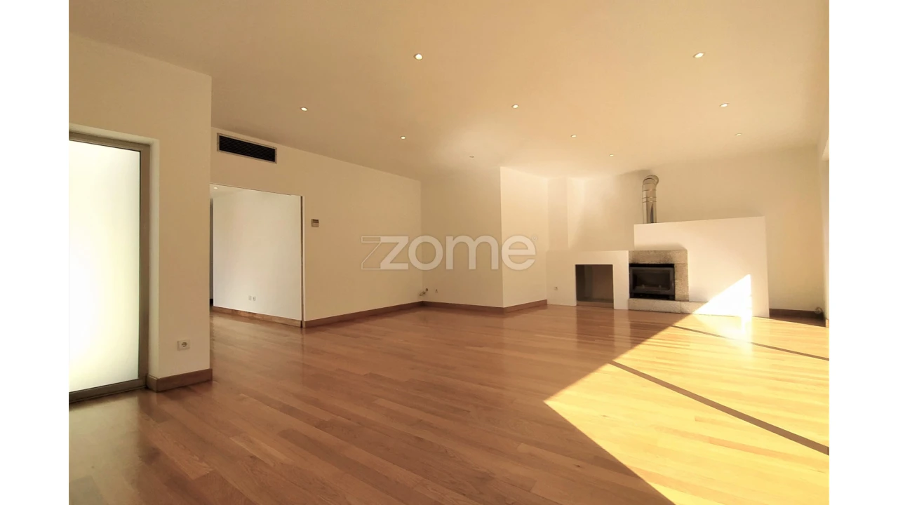 Moradia T4 para Venda em Teixeira e Teixeiró Foto 7