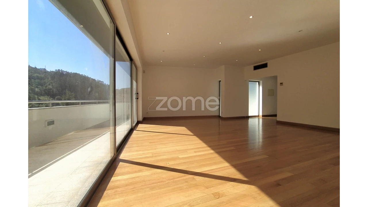 Moradia T4 para Venda em Teixeira e Teixeiró Foto 4