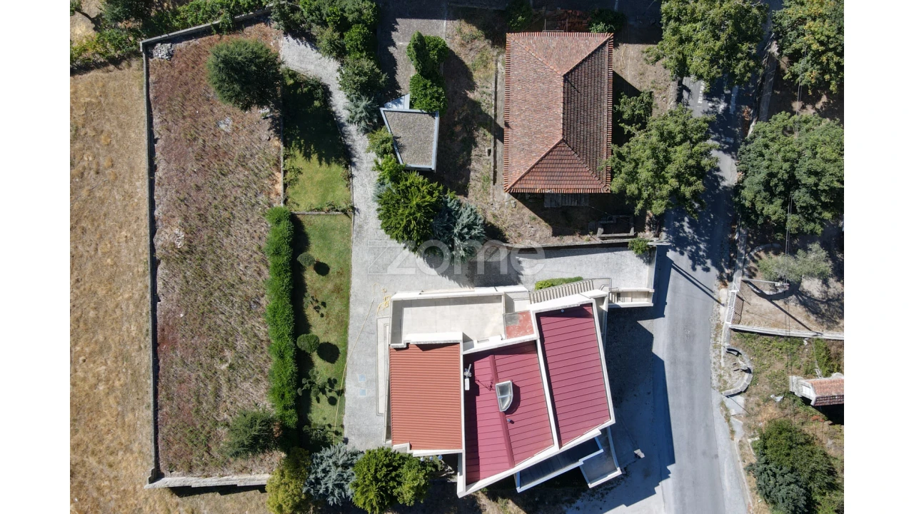 Moradia T4 para Venda em Teixeira e Teixeiró Foto 66