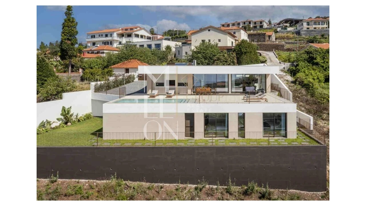 Moradia T3 para Venda em Estreito da Calheta Foto 2