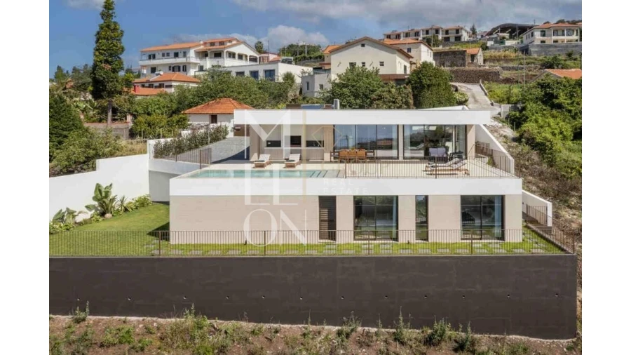 Moradia T3 para Venda em Estreito da Calheta Foto 2