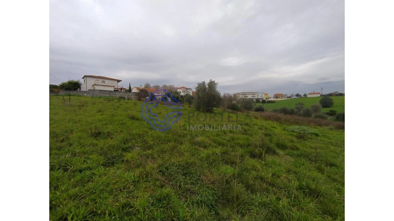 Terreno para Venda em Serra e Junceira Foto 12