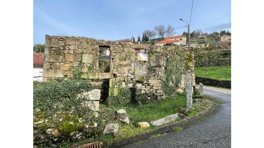 Moradia T2 para Venda em Insalde e Porreiras Foto 2