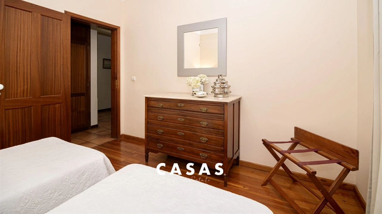 Moradia T5 para Venda em Canhas Foto 45