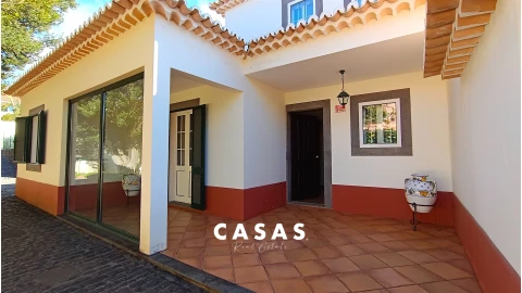 Moradia T5 para Venda em Canhas