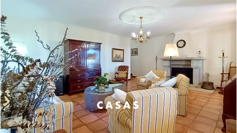 Moradia T5 para Venda em Canhas