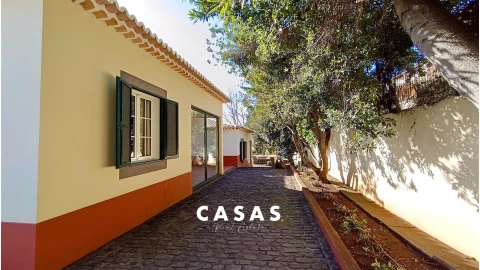Moradia T5 para Venda em Canhas