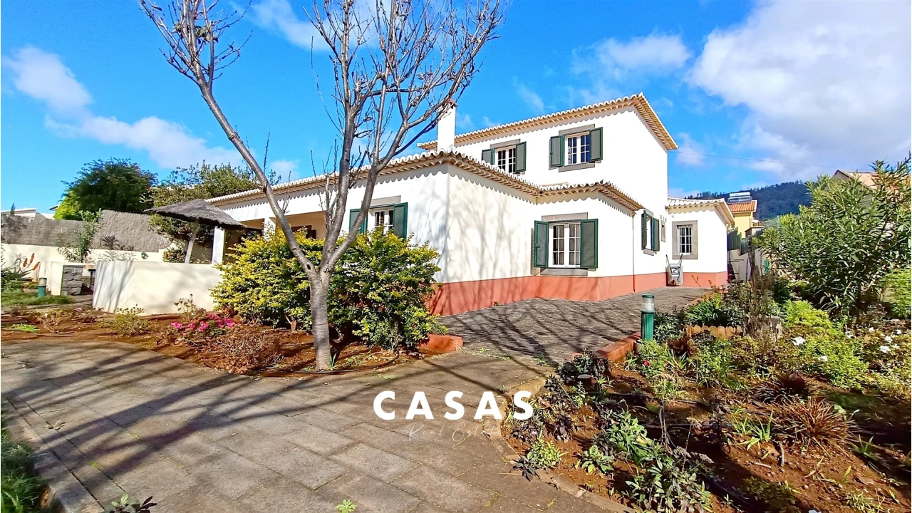 Moradia T5 para Venda em Canhas Foto 3