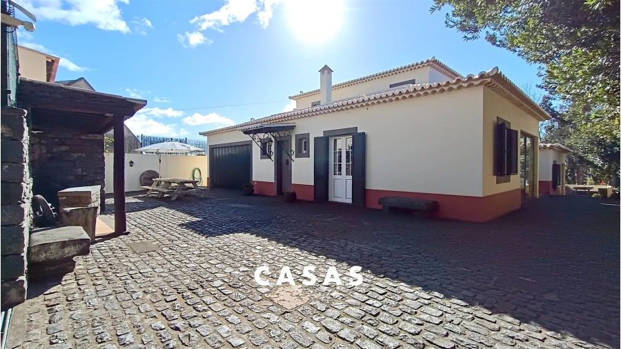 Moradia T5 para Venda em Canhas Foto 8