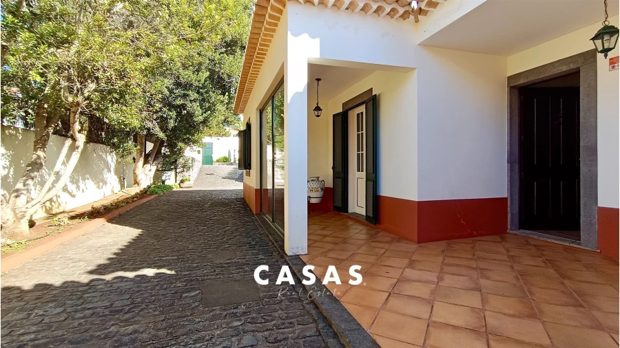 Moradia T5 para Venda em Canhas Foto 19