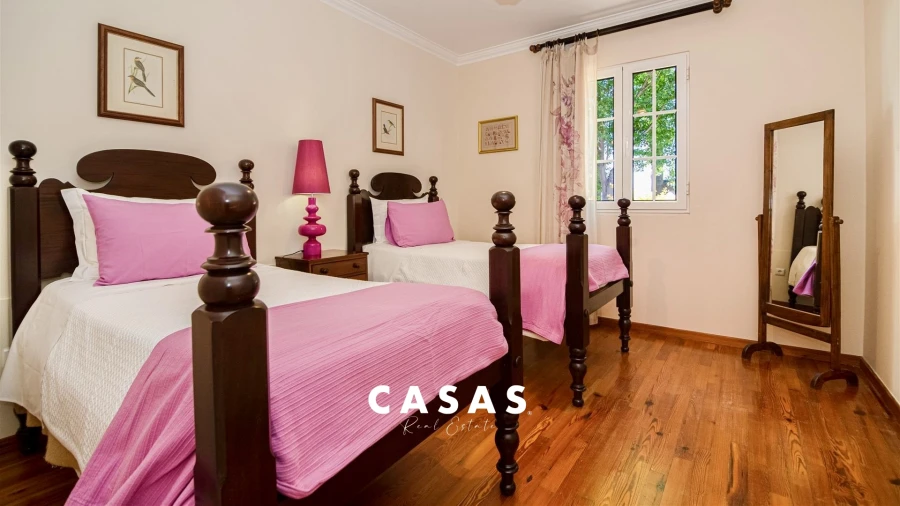 Moradia T5 para Venda em Canhas Foto 38