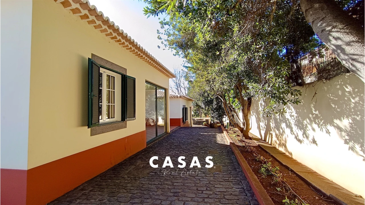 Moradia T5 para Venda em Canhas Foto 18