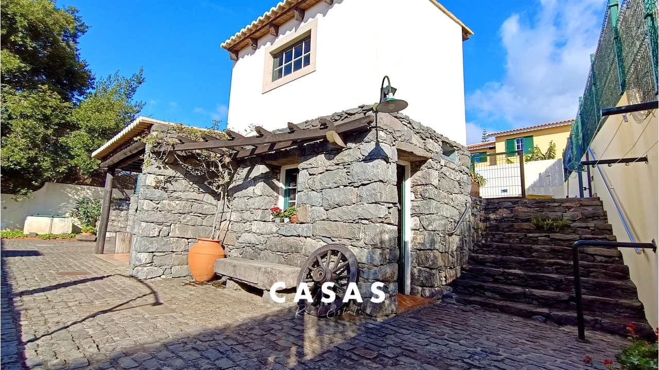 Moradia T5 para Venda em Canhas Foto 16