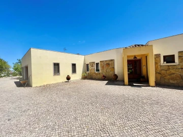 Moradia T5 para Venda em São Brás de Alportel
