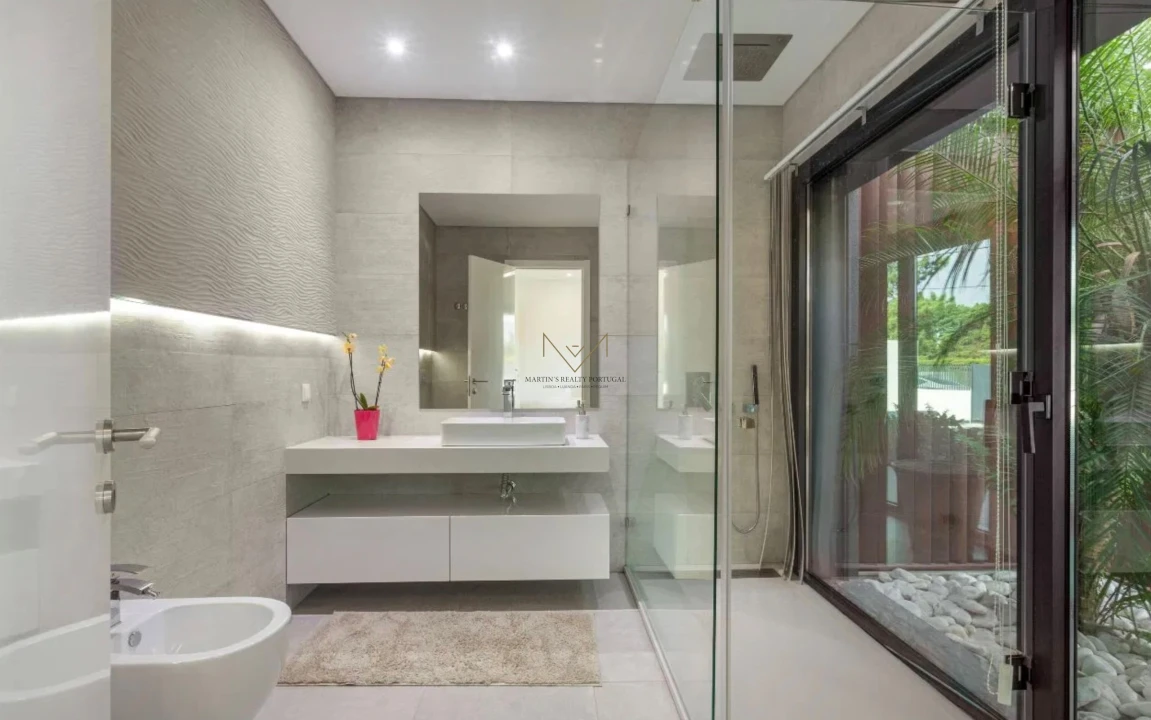 Moradia T4 para Venda em Corroios Foto 14