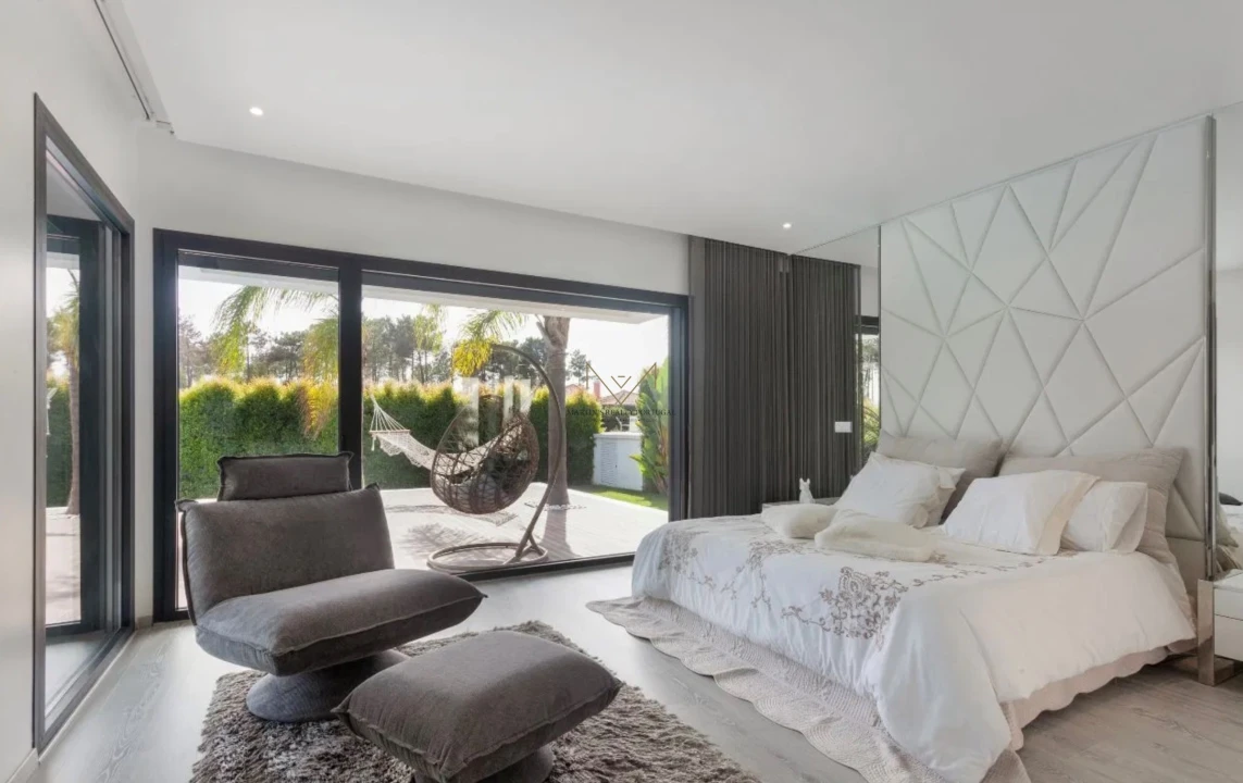 Moradia T4 para Venda em Corroios Foto 10