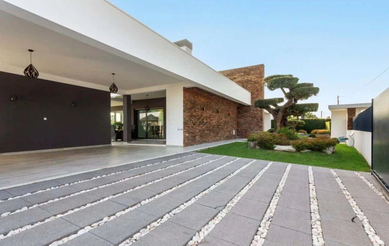 Moradia T4 para Venda em Corroios Foto 24