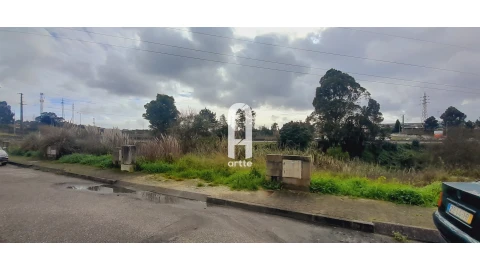 Terreno para Venda em Esgueira