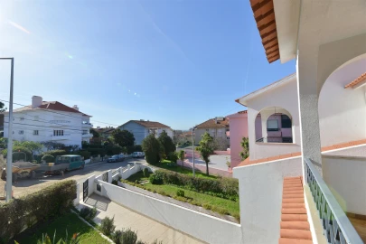 Moradia T3 para Arrendamento em Cascais e Estoril