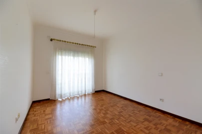 Moradia T3 para Arrendamento em Cascais e Estoril