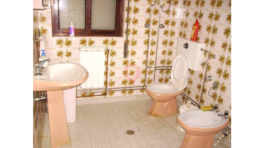 Moradia T4 para Venda em Merufe Foto 8