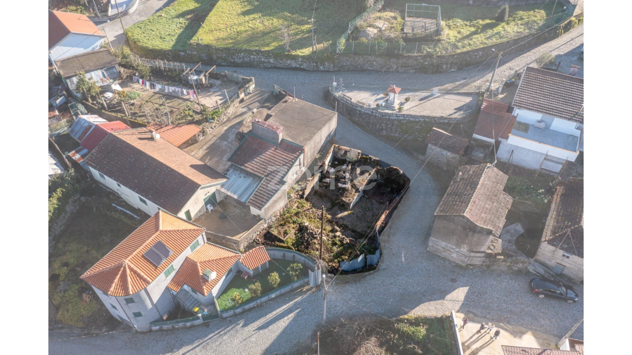 Moradia T3 para Venda em Penafiel Foto 13