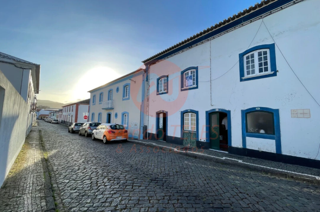 Moradia T2 para Venda em Praia da Vitoria (Santa Cruz) Foto 2