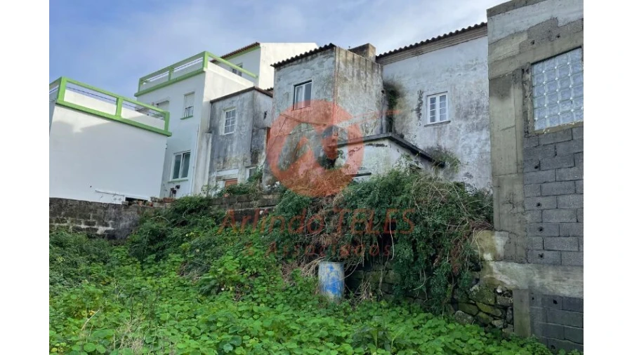 Moradia T2 para Venda em Praia da Vitoria (Santa Cruz) Foto 10