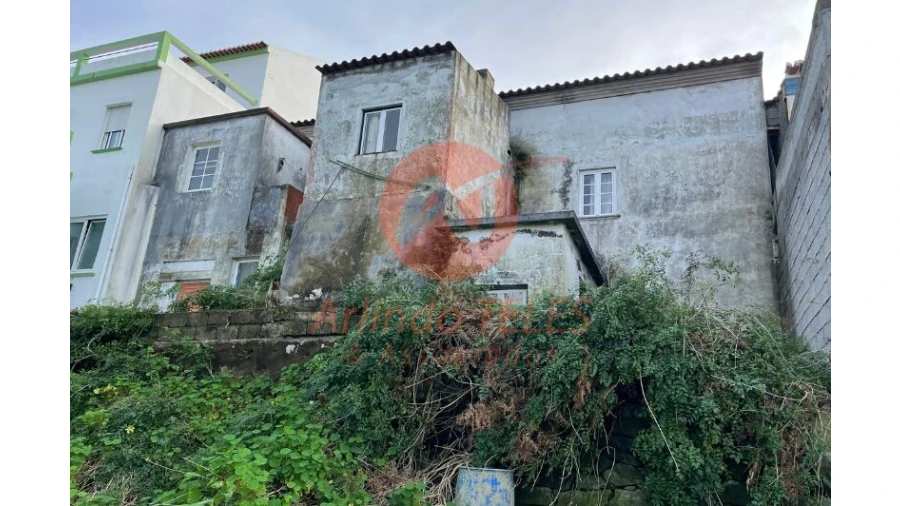 Moradia T2 para Venda em Praia da Vitoria (Santa Cruz) Foto 8