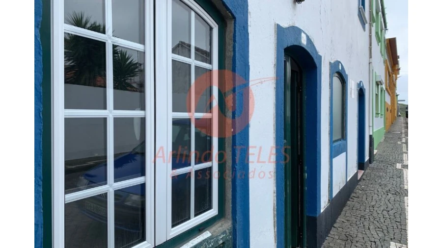 Moradia T2 para Venda em Praia da Vitoria (Santa Cruz) Foto 6