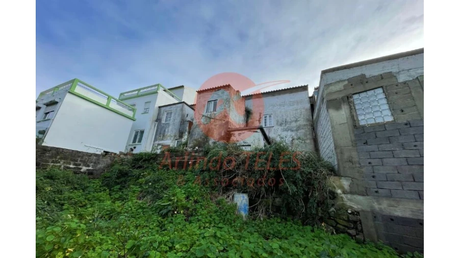 Moradia T2 para Venda em Praia da Vitoria (Santa Cruz) Foto 9