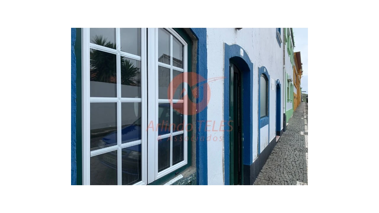 Moradia T2 para Venda em Praia da Vitoria (Santa Cruz) Foto 6